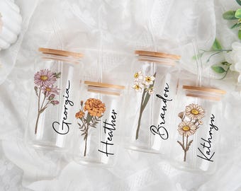 Presente de aniversário personalizado com flores, copo de flores de nascimento personalizado com nome, xícara de café de vidro com flores de nascimento, xícara de café de vidro personalizada