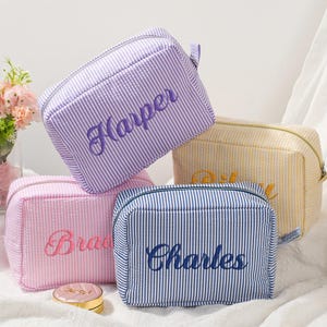 Personalized Seersucker Makeup Bag, Cosmetic Bag, Bridesmaid Gifts, Bridal Party Gifts, Makeup Organizer, Bridal Shower Gift