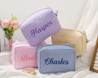 Personalized Seersucker Makeup Bag, Cosmetic Bag, Bridesmaid Gifts, Bridal Party Gifts, Makeup Organizer, Bridal Shower Gift
