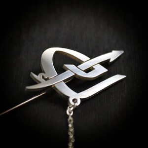 Letra árabe de prata 925k | Broche de letra dupla | Para homens e mulheres
