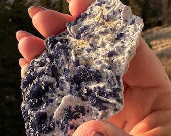 キャンドルクォーツ上のブルーベリーフローライト | 天然水晶