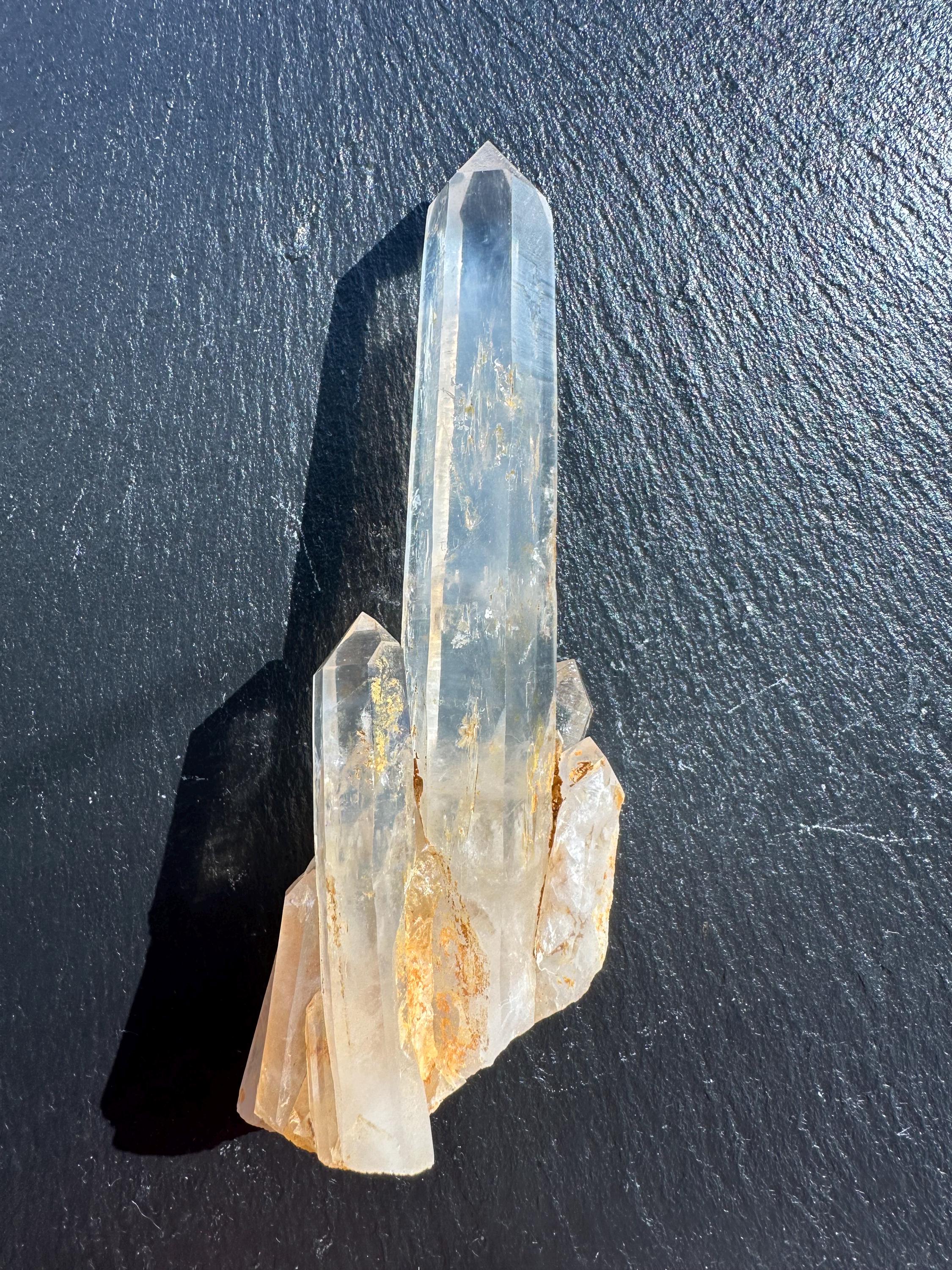 DNA ブルースモークレムリアンクォーツワンドクラスター 〜ゴールデン