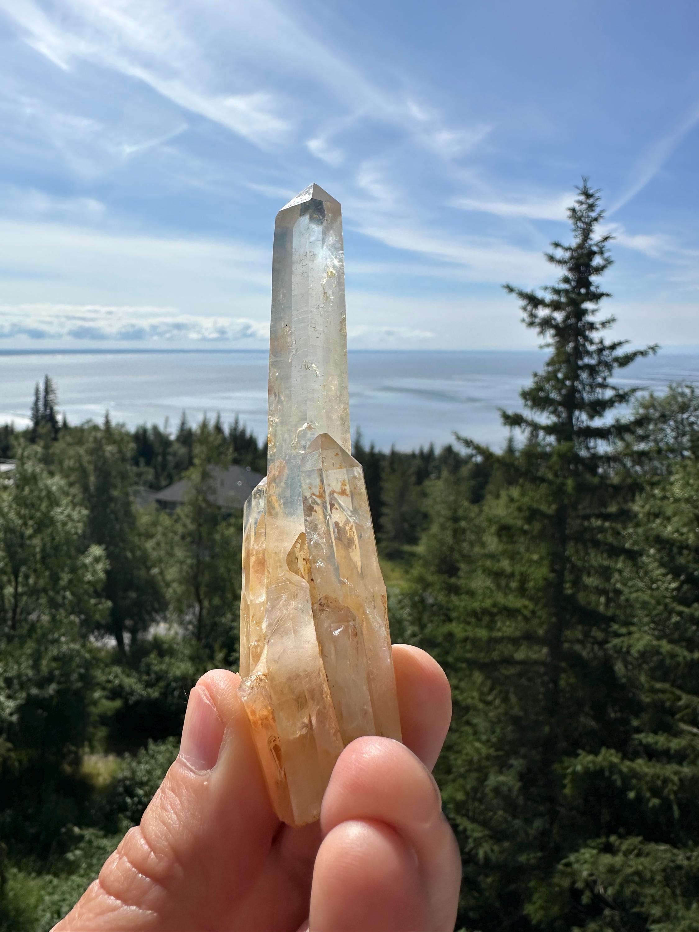 DNA ブルースモークレムリアンクォーツワンドクラスター 〜ゴールデン