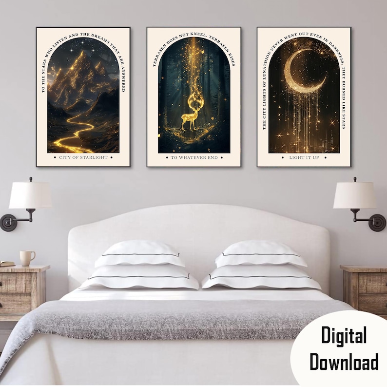 Puede incluir: Tres impresiones art&iacute;sticas enmarcadas con temas celestiales. Las impresiones presentan ilustraciones doradas y negras de un paisaje monta&ntilde;oso, un ciervo en un bosque y una luna creciente. Cada impresi&oacute;n tiene una cita y las palabras "City of Starlight", "To Whatever End" y "Light It Up".