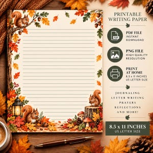 Può includere: Un foglio di carta da lettere stampabile con linee orizzontali, decorato con foglie autunnali, ghiande, funghi, una lanterna e scoiattoli. Il testo recita PRINTABLE WRITING PAPER, PDF FILE, PNG FILE, PRINT AT HOME, 8.5 x 11 INCHES US LETTER SIZE.