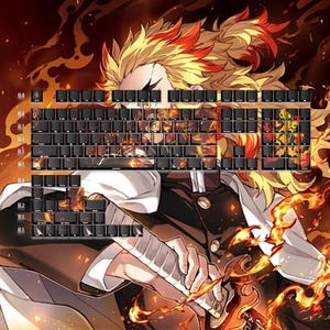 Anime Demon-Slayer: Kyojuro Rengoku Fanmade 131 Keycaps Set + Keycap Remover All-in-One - Tasti Cherry illuminati lateralmente, tastiera meccanica
