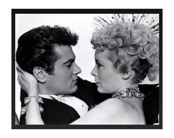 Stampa fotografica vintage di Janet Leigh e Tony Curtis: poster glamour della vecchia Hollywood