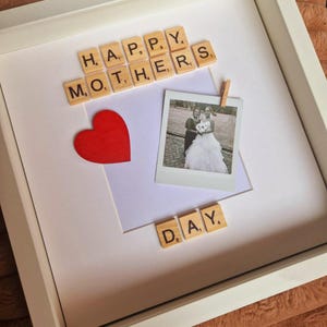 Marco de caja, personalizado, marco de pie, celebración, marco de letras de Scrabble, cumpleaños, aniversario, boda, graduación, regalo, nuevo bebé, familia