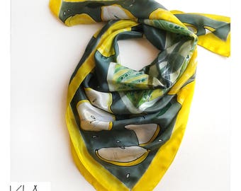 Pañuelo de seda pintado a mano – Mermelada de membrillo, gris y amarillo, pañuelo cuadrado