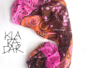 Ręcznie malowany szal jedwabny: spirale fuksji, szal w stylu art déco
