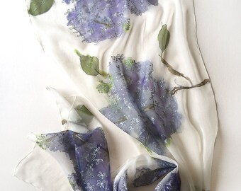 Cachecol de chiffon de seda lilás pintado à mão: xale floral leve