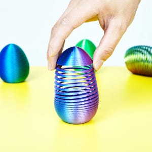 イースタースプリングエッグフィジェットトイ2個セット、3Dプリントデスクフィジェット、楽しい春のおもちゃ、イースターバスケット春の装飾ギフト、子供、女の子、男の子向け