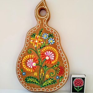 Wooden cutting board Ukrainian kitchen decor Original gift Original cutting board Hand painted Unique Ukrainian gift Ukrainian souvenir