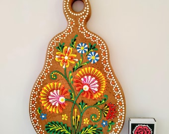 Handbemaltes Schneidebrett aus Holz, Ukrainische Blumendekor