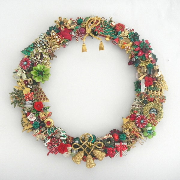 Christmas Wreath Vintage Brooch Holidays  Bling OOAK Altered Art Collage