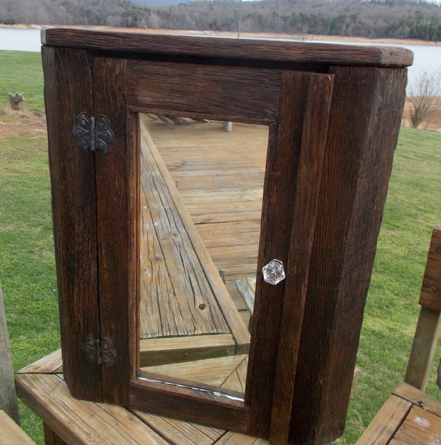 Gabinete rústico de roble barnwood esquina con puerta de | Etsy