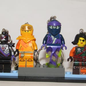 Porte-clés personnage Lego Ninjago - Choisissez votre modèle Lord Ras Skylor Arin Ninja Nindroid Ghost Ghoultar & Present Box