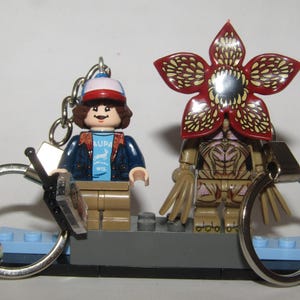 Brelok do kluczy i pudełko na prezenty z filmu Stranger Things - Wybierz swoją postać: Demogorgon Dustin Upside Down Adventure - 21