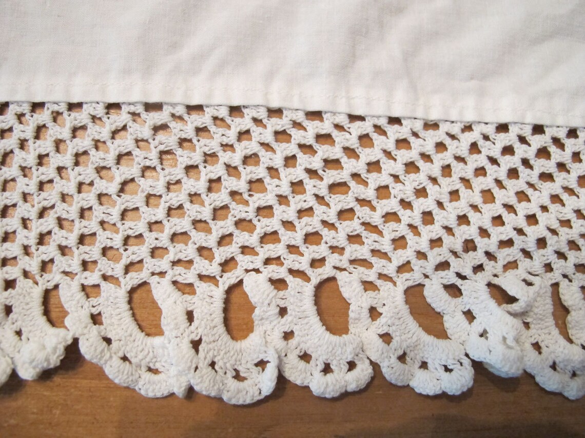 Vintage White Cotton Bedskirt Crochet Lace Trimmed Dust Etsy