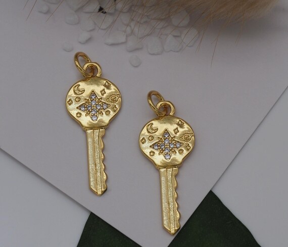 Cz North Star On Key Shape Charm, Sku#Lk615