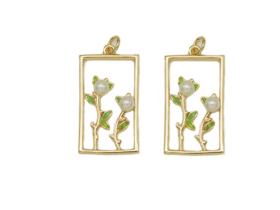 Pearl Flower On Rectangle Frame Charm, Sku#Zx52