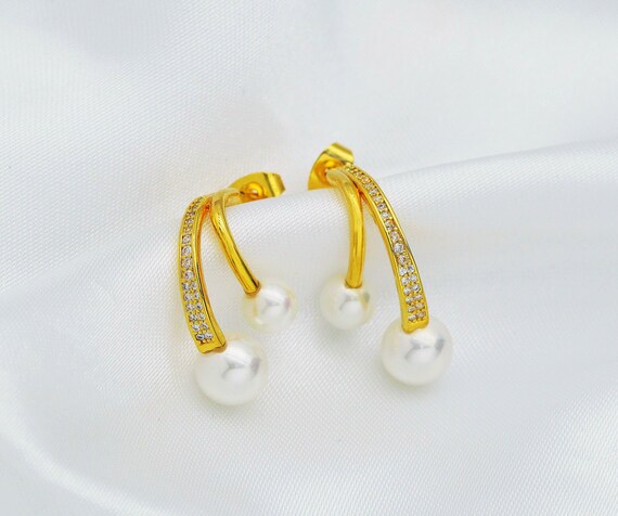 Cz Twin Pearl Stud Earrings, Sku#Zx81