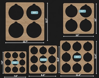 Op de afbeelding: Een bundel ronde sjablonen in verschillende maten, gemaakt van lichtbruin hout. De sjablonen omvatten maten van 5,1 x 5,1 cm, 6,4 x 6,4 cm, 7,6 x 7,6 cm, 10,2 x 10,2 cm en 12,7 x 12,7 cm. De tekst "ROUND JIG TEMPLATE BUNDLE" staat bovenaan.