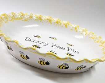 Bumble Bee Pie Dish, Personalized Pie Plate, Ceramic Honey Bee Pie Plate, Personalized Deep Dish Pie Pan, Ceramic Summer Bakeware Gift