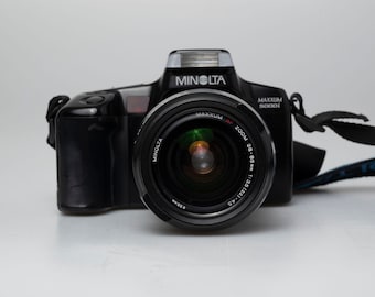 Minolta Maxxum 5000i 35mm film SLR w/ 28-85mm lens