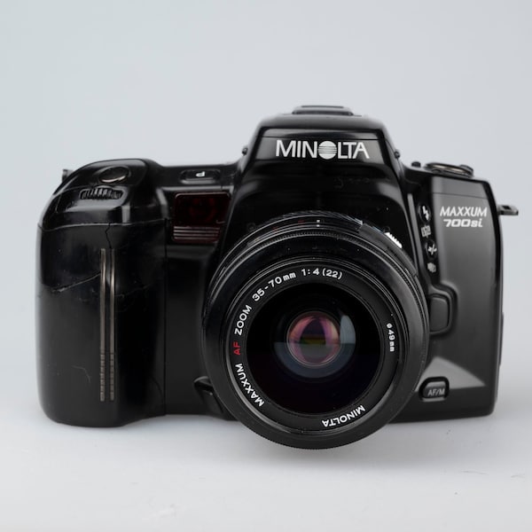 Minolta Maxxum 700si 35mm film SLR w/ Maxxum AF 35-70mm lens