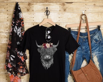 Highland Cow Shirt, Western Graphic Tee for Women, Country Cow Skull Shirt, Boho Farm Animal Shirt, Rustic Rodeo Cowgirl T-Shirt