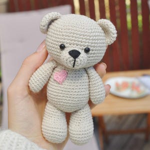 Frankie l'orsacchiotto schema all'uncinetto, bambola amigurumi, bambola all'uncinetto, fatta a mano, pdf in inglese