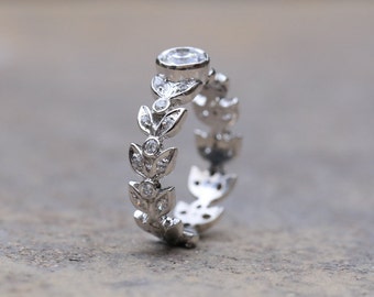 Anillo de corona de oro blanco de 14k. Anillo de compromiso con hojas. Anillo redondo de enredadera con zafiro blanco. Anillo de aniversario con hojas. Anillo de compromiso con diamantes.