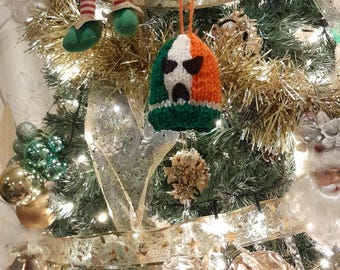 kneecap bauble