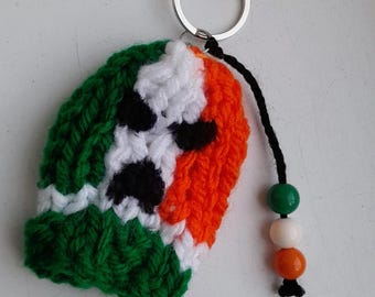 Knitted Provaí Keychain with Beads