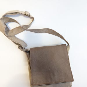 Petit sac à bandoulière végétalien kaki, sac messager imitation suédois pour homme, sac unisexe de tous les jours, sac de festival pour homme bohème, sac à bandoulière motard