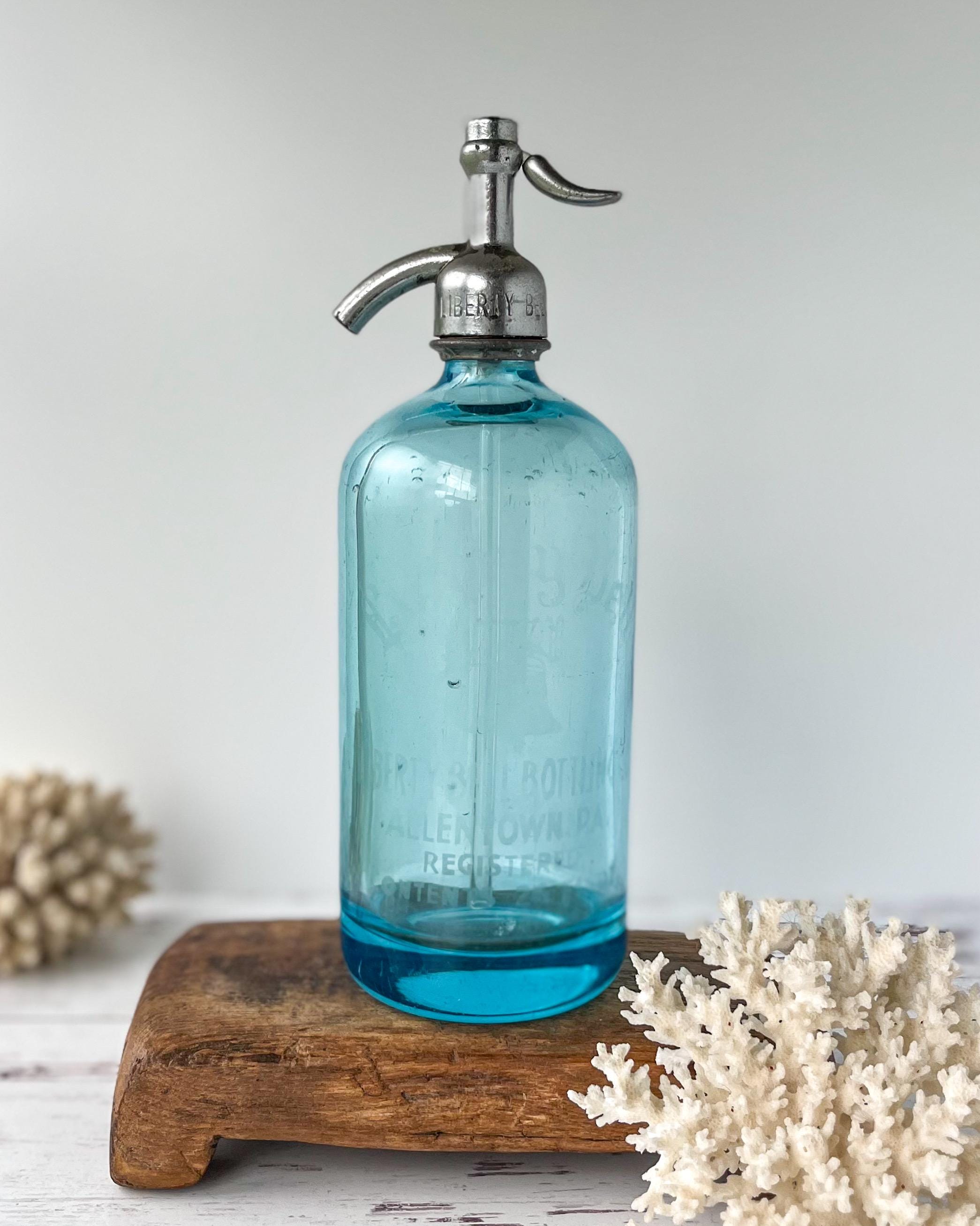 ソーダ ボトル・炭酸瓶・バーサイフォン・DAVIS BEVERAGE N.Y Blue Vintage Seltzer Bottle | Aqua Glass Soda Siphon | Coastal