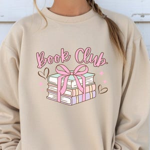 Book Club Crewneck Sweatshirt - Cute Stack of Books, Unisex Jumper, Reading Lovers, Gift for Bookworms, Literary, Teacher Gift