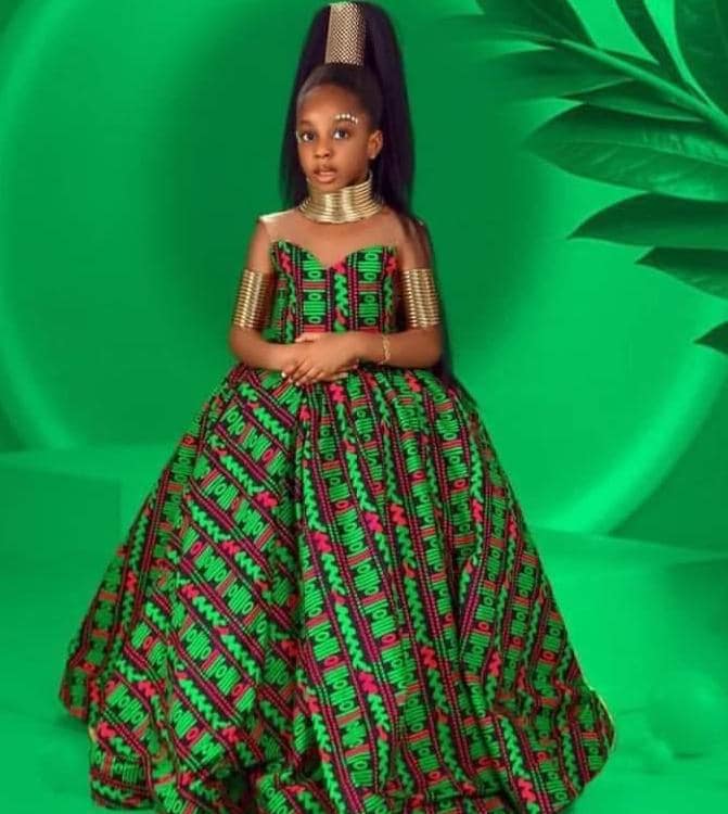 Robe de bébé africain France