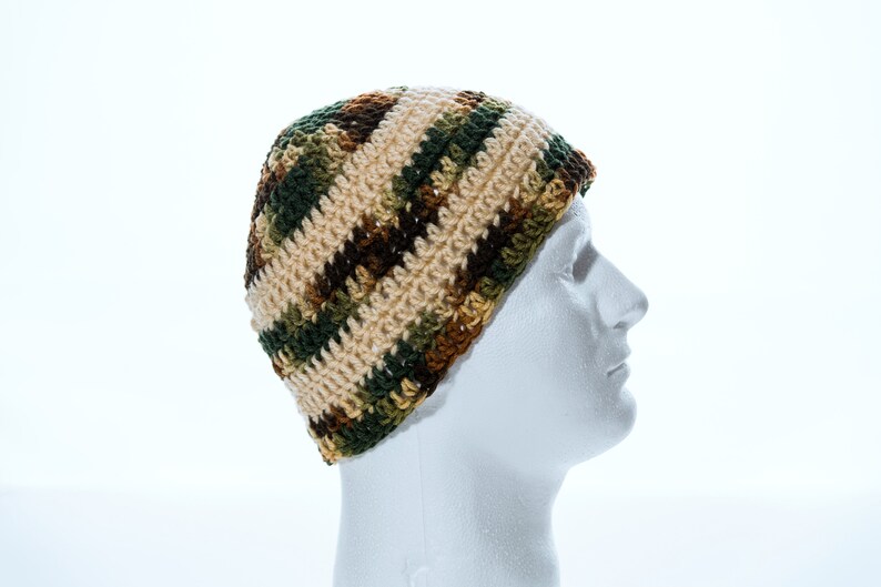 Rolland 4 Men/'s Beanies: Forest Glade Wild Meadow Mountain Dove