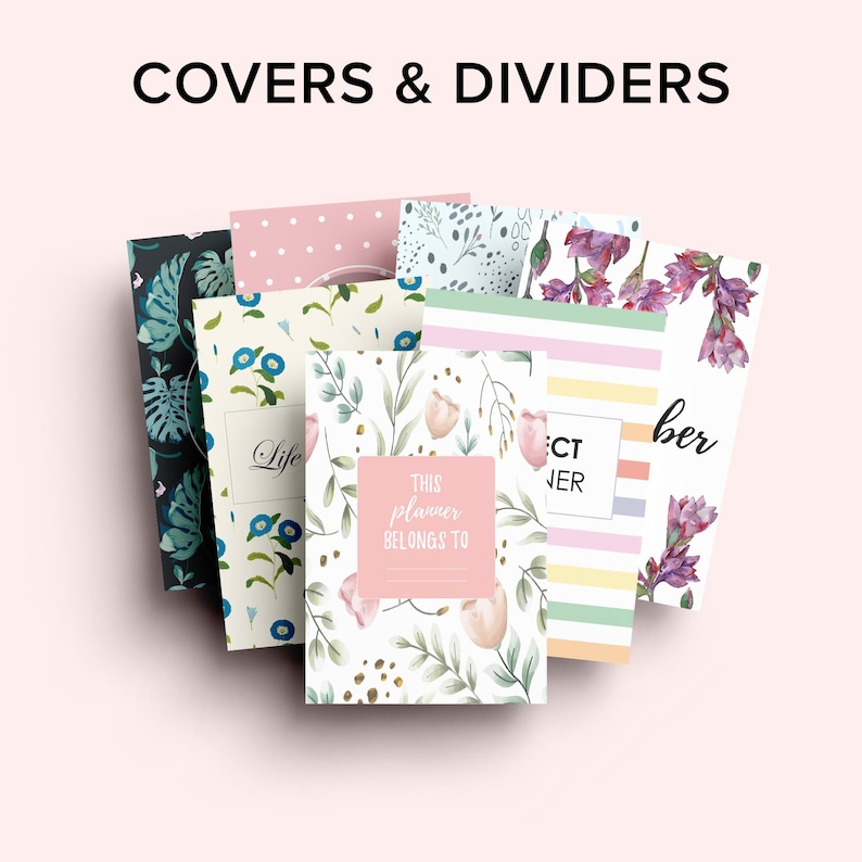 K&ouml;nnte beinhalten: Eine Sammlung von Planer-Covern und -Trennw&auml;nden mit verschiedenen floralen und gemusterten Designs. Die Cover zeigen Texte wie "Life" und "This planner belongs to". Die Farbpalette umfasst Rosa, Blau, Gr&uuml;n und Wei&szlig;.