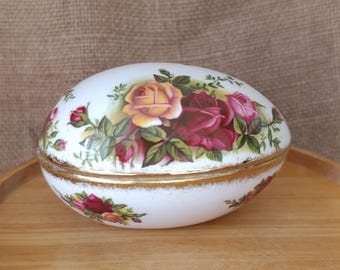 Vintage Porcelain Jewerly Box, Royal Albert, Old Country Roses, Bone China, Made in England