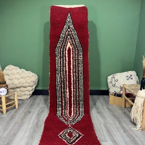 Fabuleux tapis de passage marocain fait main, tapis boujaad rouge, tapis en laine, tapis d&#39;entrée, tapis de couloir, tapis bohème, tapis ethnique, tapis de course en laine douce