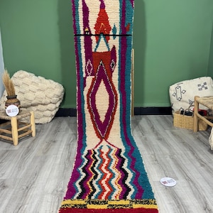 Tapis de course marocain coloré, Tapis de couloir éclectique Boujaad, Tapis de course avec motif en zigzag, Tapis de course berbère, Tapis de course rouge multicolore 2 x 10
