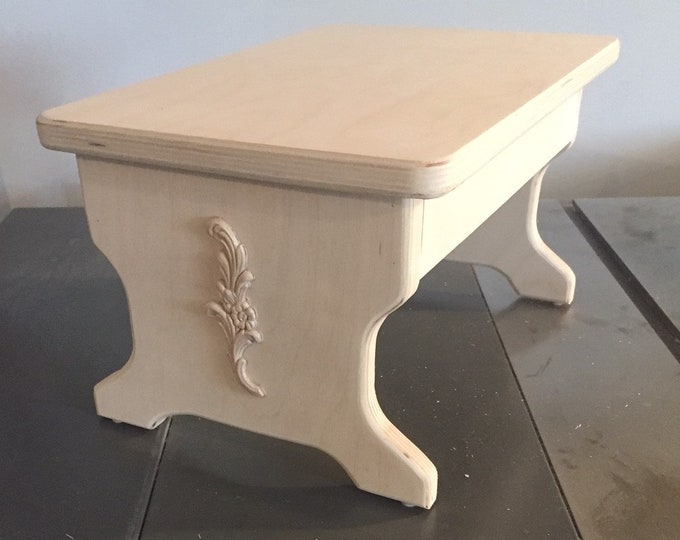 One Step Stool - Sanded Finish - W/Ornate - 8 .25 H