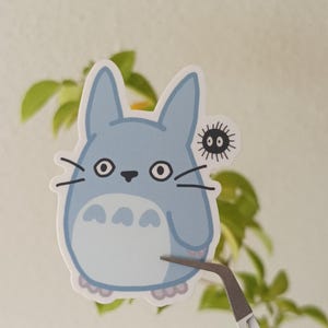 Naklejka - Totoro i susuwatari - Matowa laminowana folia winylowa (wodoodporna) - Do dekoracji / dziennika / scrapbookingu / pomysł na prezent