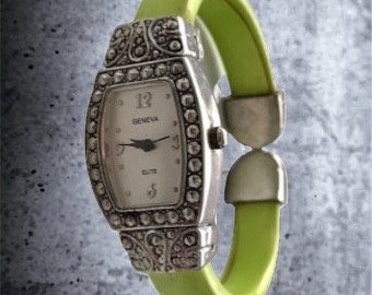 Vintage lime green Geneva watch - Please read description - pretty but needs repair or use for parts