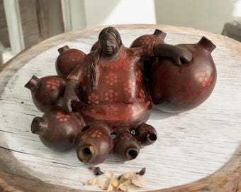 Vintage Chulucanas Peru Clay Folk Art Pottery Woman Figurine
