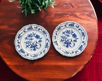 Pair of Blue Danube Blue Onion Plates 6.5" - comes with two plate hangers to hang on wall for display