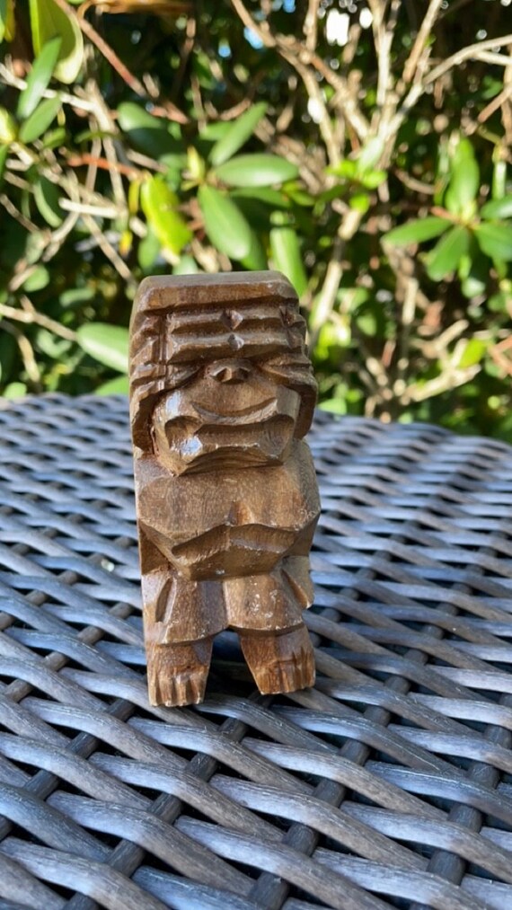 彫刻されたヴィンテージの木製マヤの置物 - フィリピン製 - マヤの 
